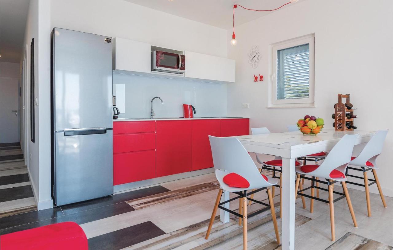 Cozy Apartment In Brodarica With Wifi Dış mekan fotoğraf