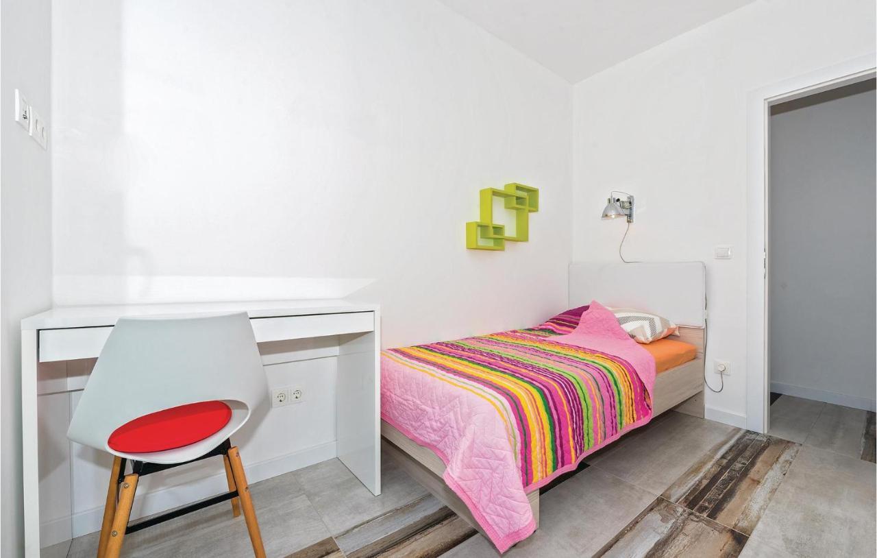 Cozy Apartment In Brodarica With Wifi Dış mekan fotoğraf