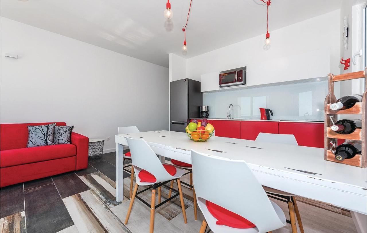 Cozy Apartment In Brodarica With Wifi Dış mekan fotoğraf